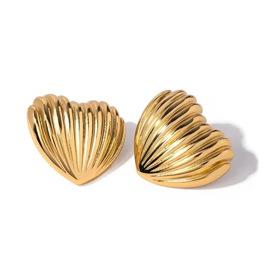 Heart studs earrings